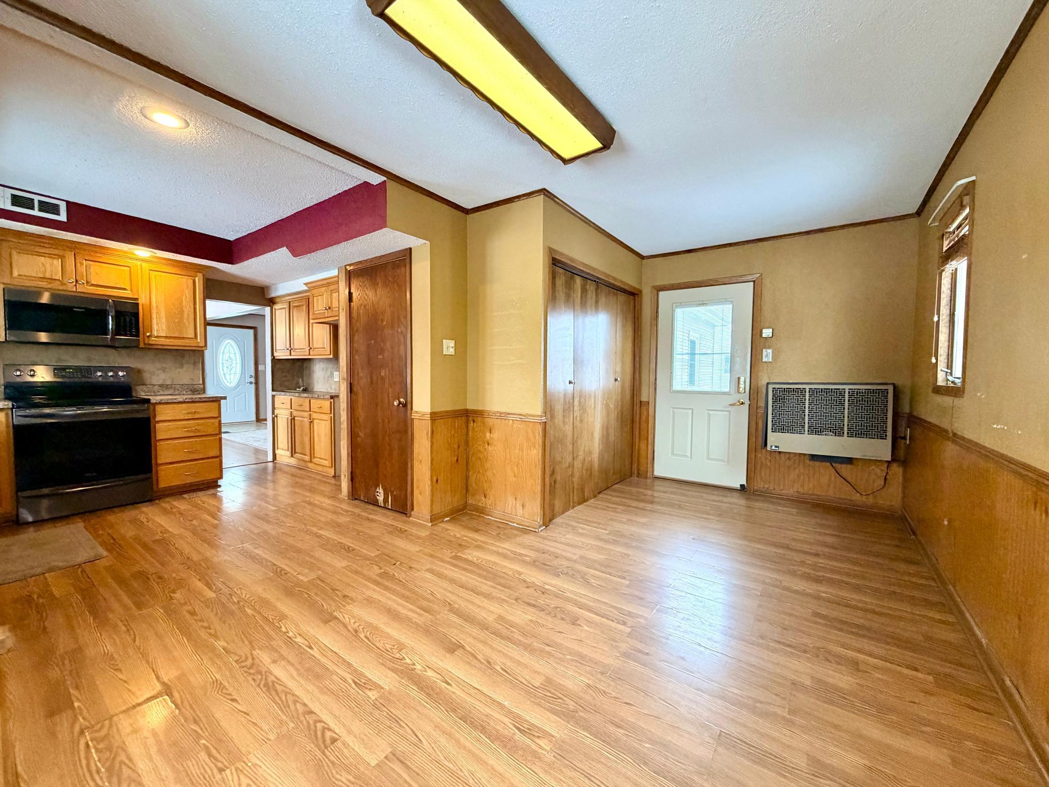 211 North Grove Street Okabena, MN 56161 - Photo 11 of 24