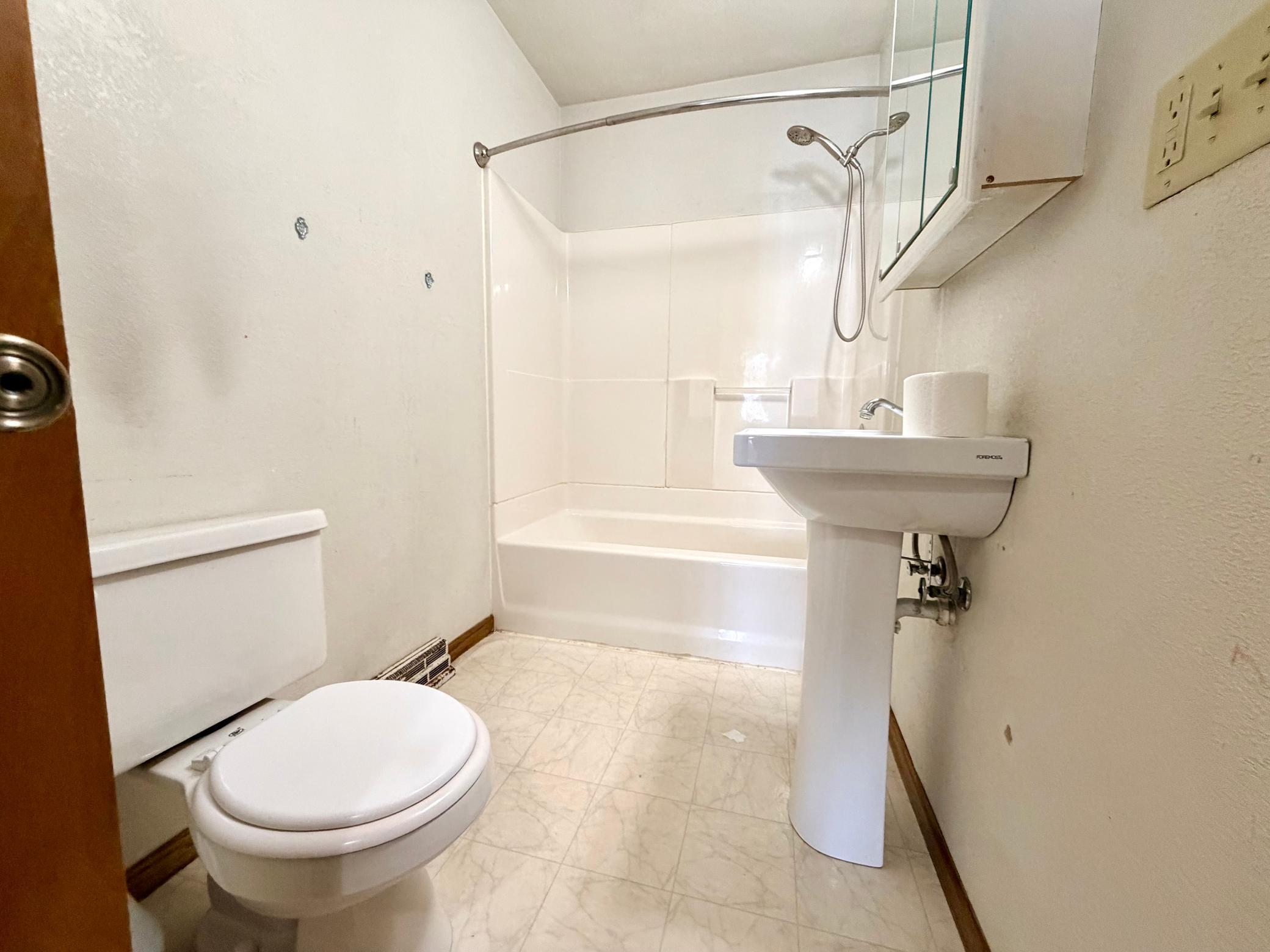 211 North Grove Street Okabena, MN 56161 - Photo 14 of 24