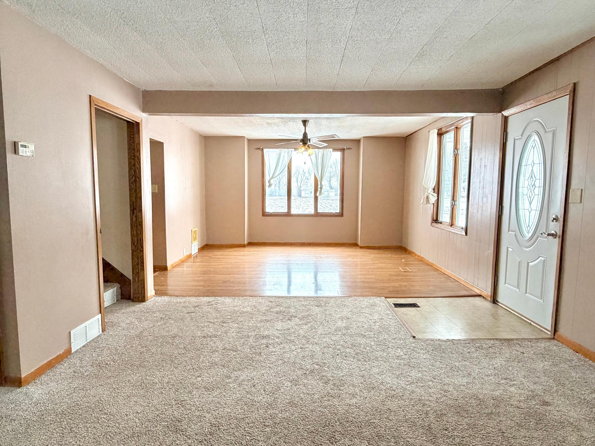 211 North Grove Street Okabena, MN 56161 - Photo 7 of 24