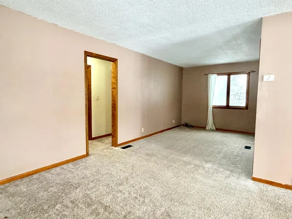 $167,500 | 211 North Grove Street, Okabena, MN 56161