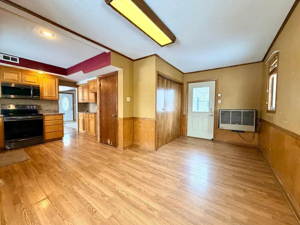 $167,500 | 211 North Grove Street, Okabena, MN 56161