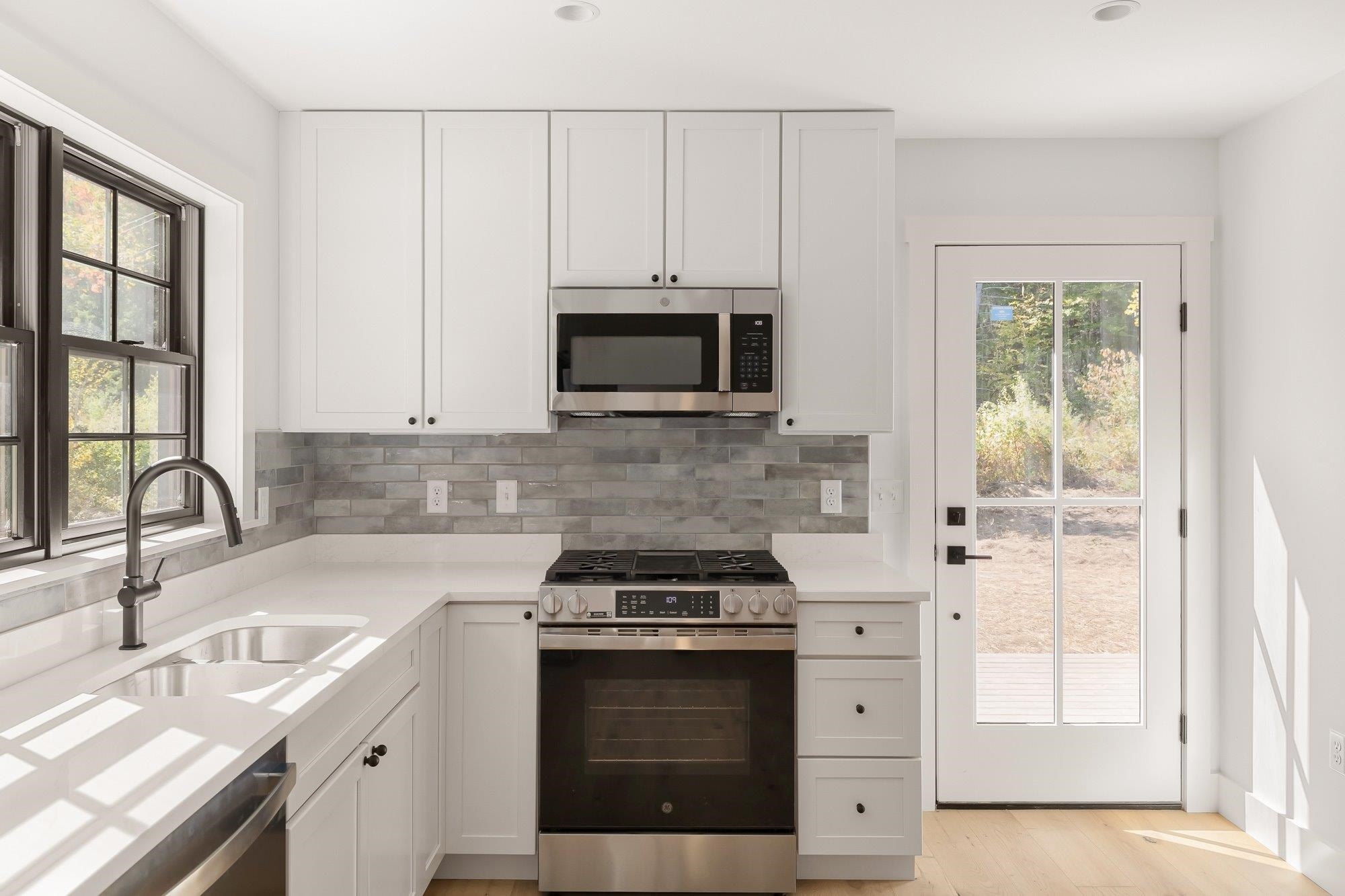 656 Luce Hill Road, Unit B Stowe, VT 05672 - Photo 21 of 34 Gallery Image 21