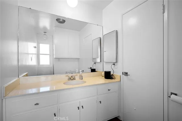 $3,395 | 5435 Yarmouth Avenue, Unit 7, Encino, CA 91316