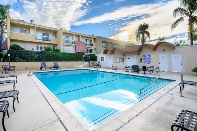 $3,395 | 5435 Yarmouth Avenue, Unit 7, Encino, CA 91316