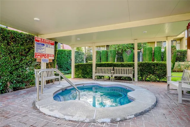 $3,395 | 5435 Yarmouth Avenue, Unit 7, Encino, CA 91316