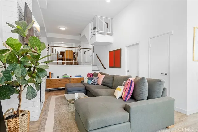 $3,395 | 5435 Yarmouth Avenue, Unit 7, Encino, CA 91316