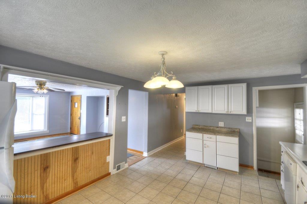 8202 Terry Road Louisville, KY 40258 - Photo 7 of 34 _DSC0052_3_4