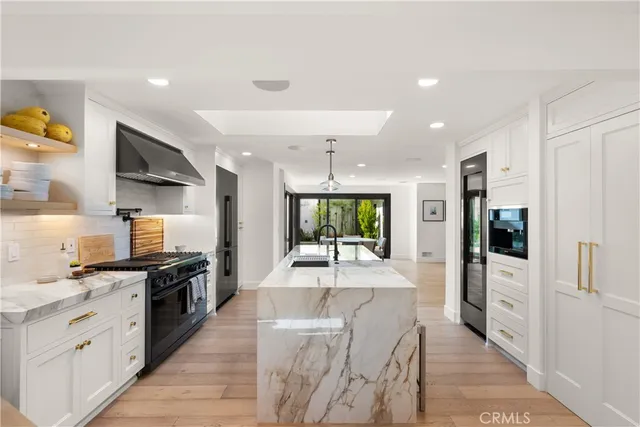 $5,295,000 | 521 Westminster Avenue, Newport Beach, CA 92663