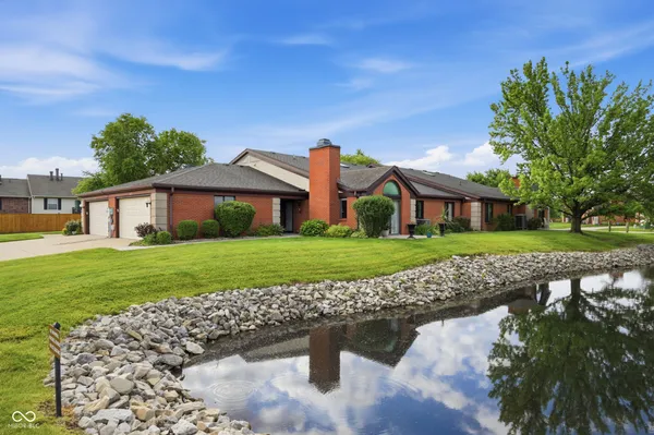 $248,500 | 9278 Oak Run E Drive, Indianapolis, IN 46260