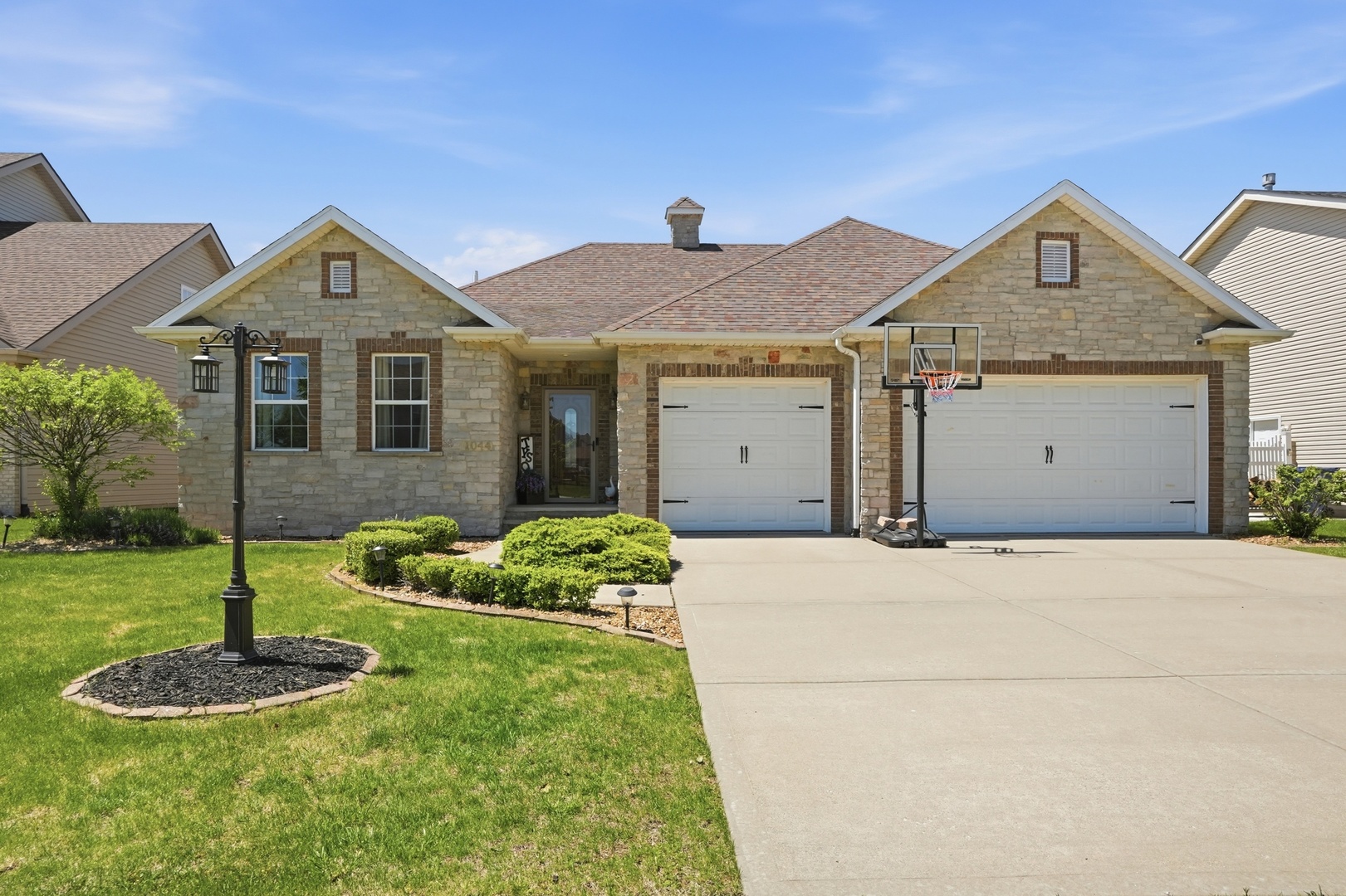 1044 Sycamore Street Beecher, IL 60401 - Photo 1 of 41