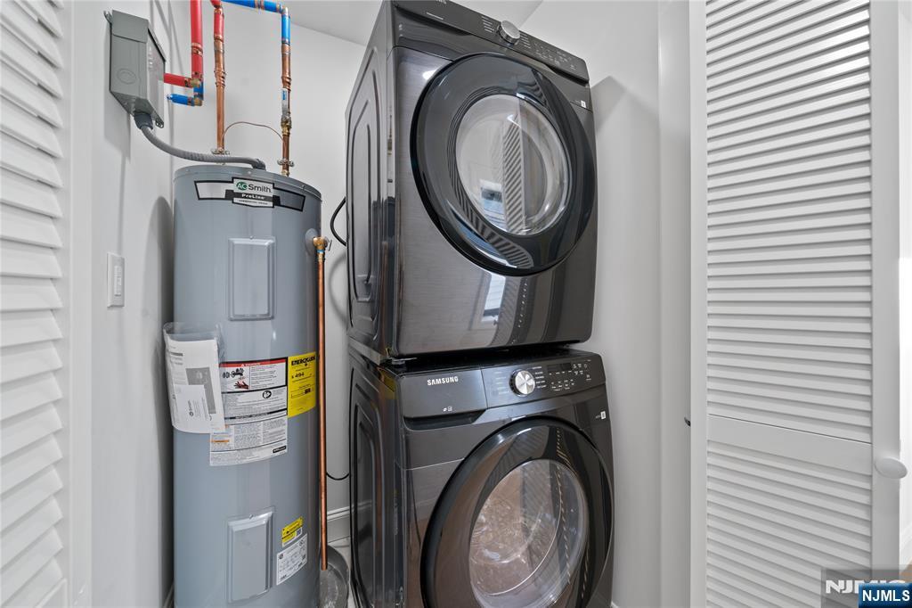 7 Montclair Avenue Paterson, NJ 07503 - Photo 24 of 26 a utility room with dryer and washer