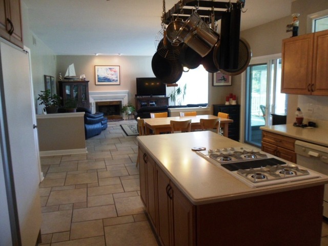 39W479 Baert Road St. Charles, IL 60175 - Photo 4 of 25