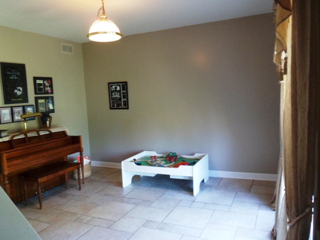 39W479 Baert Road St. Charles, IL 60175 - Photo 10 of 25