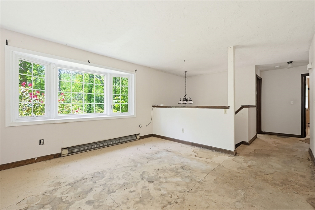 59 Borkum Road Spencer, MA 01562 - Photo 6 of 35 Gallery Image 6