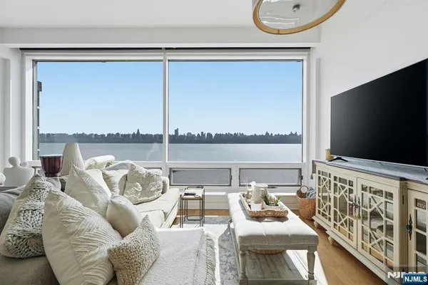 $799,999 | 9 Somerset Lane, Unit 408, Edgewater, NJ 07020