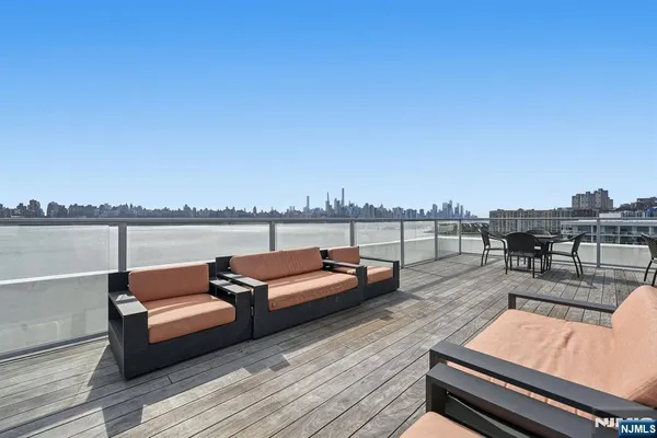 $799,999 | 9 Somerset Lane, Unit 408, Edgewater, NJ 07020