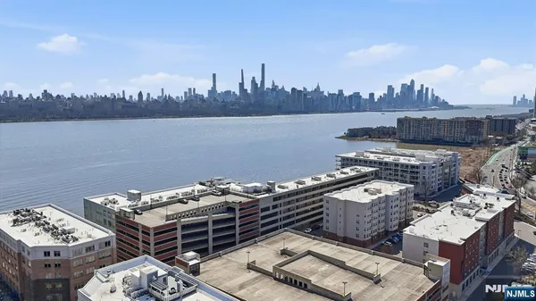 $799,999 | 9 Somerset Lane, Unit 408, Edgewater, NJ 07020