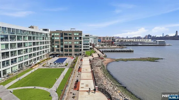 $799,999 | 9 Somerset Lane, Unit 408, Edgewater, NJ 07020