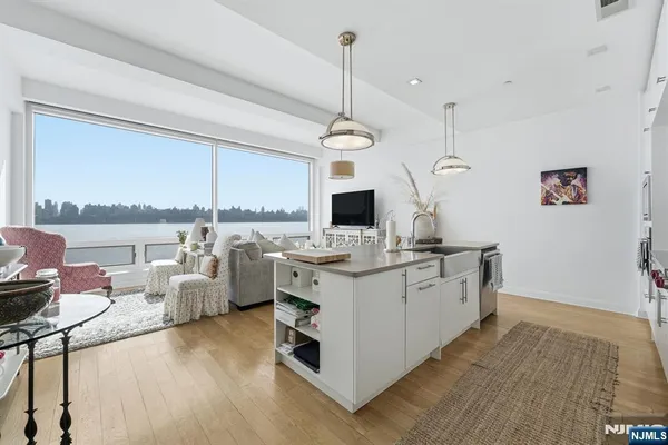 $799,999 | 9 Somerset Lane, Unit 408, Edgewater, NJ 07020