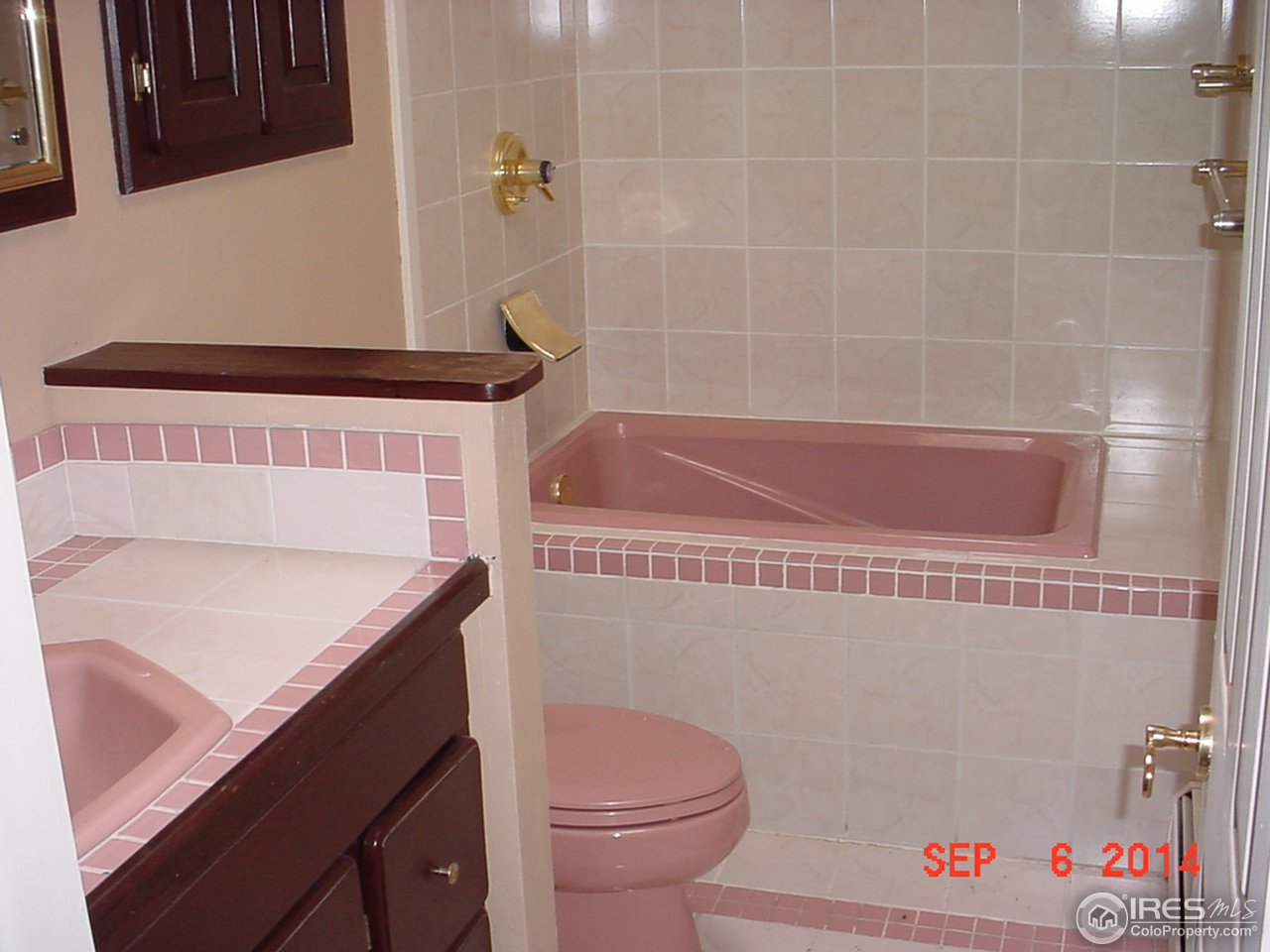 4415 Northeast County Line Road Erie, CO 80516 - Photo 8 of 25 Second Bathroom