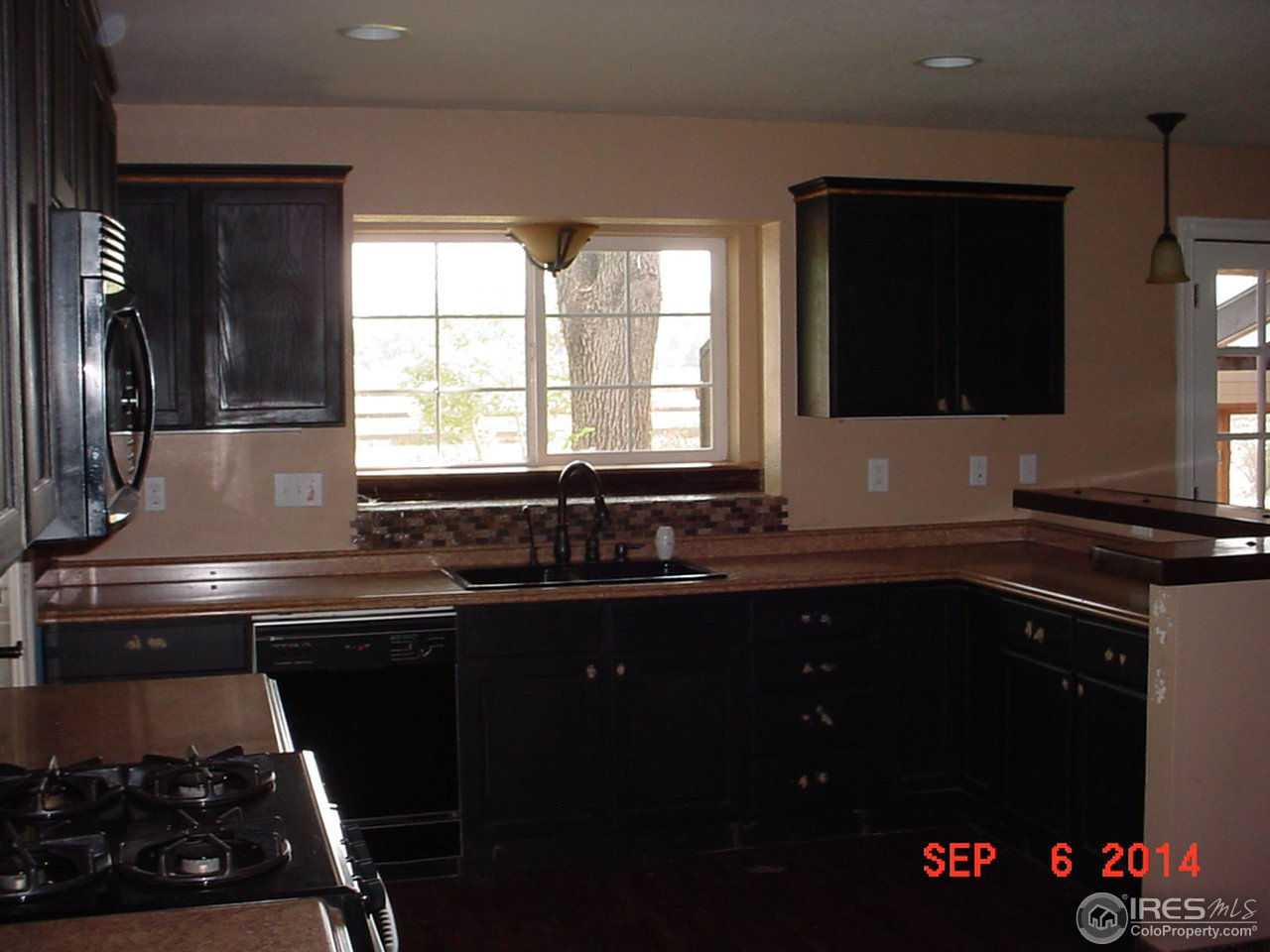 4415 Northeast County Line Road Erie, CO 80516 - Photo 9 of 25 Kitchen