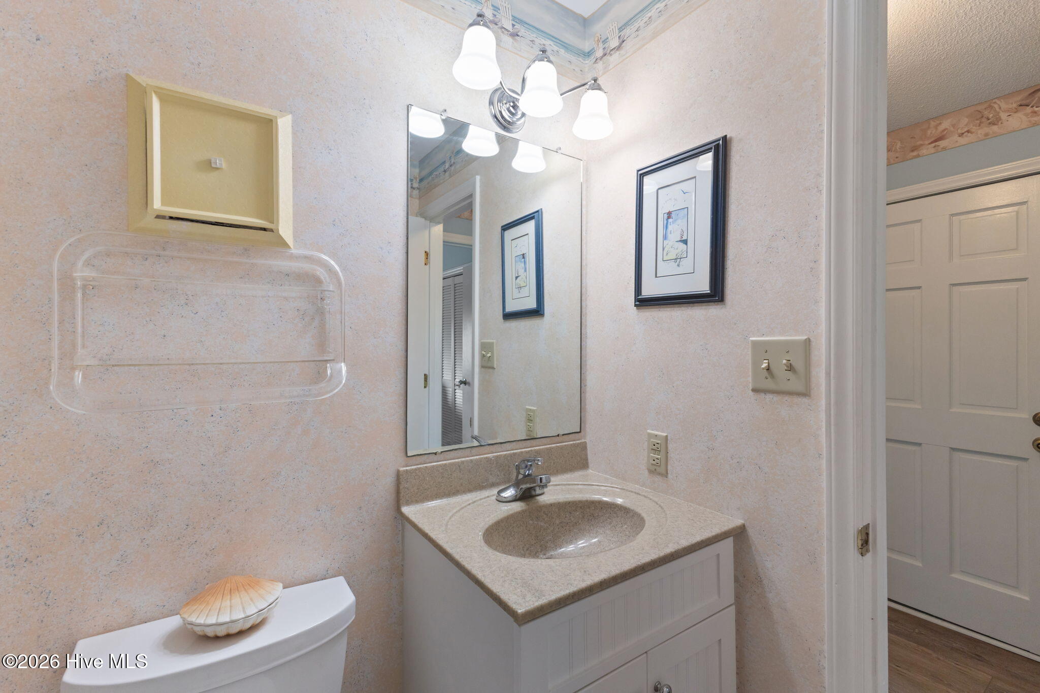 9201 Coast Guard Road, Unit I207 Emerald Isle, NC 28594 - Photo 14 of 26 Bathroom