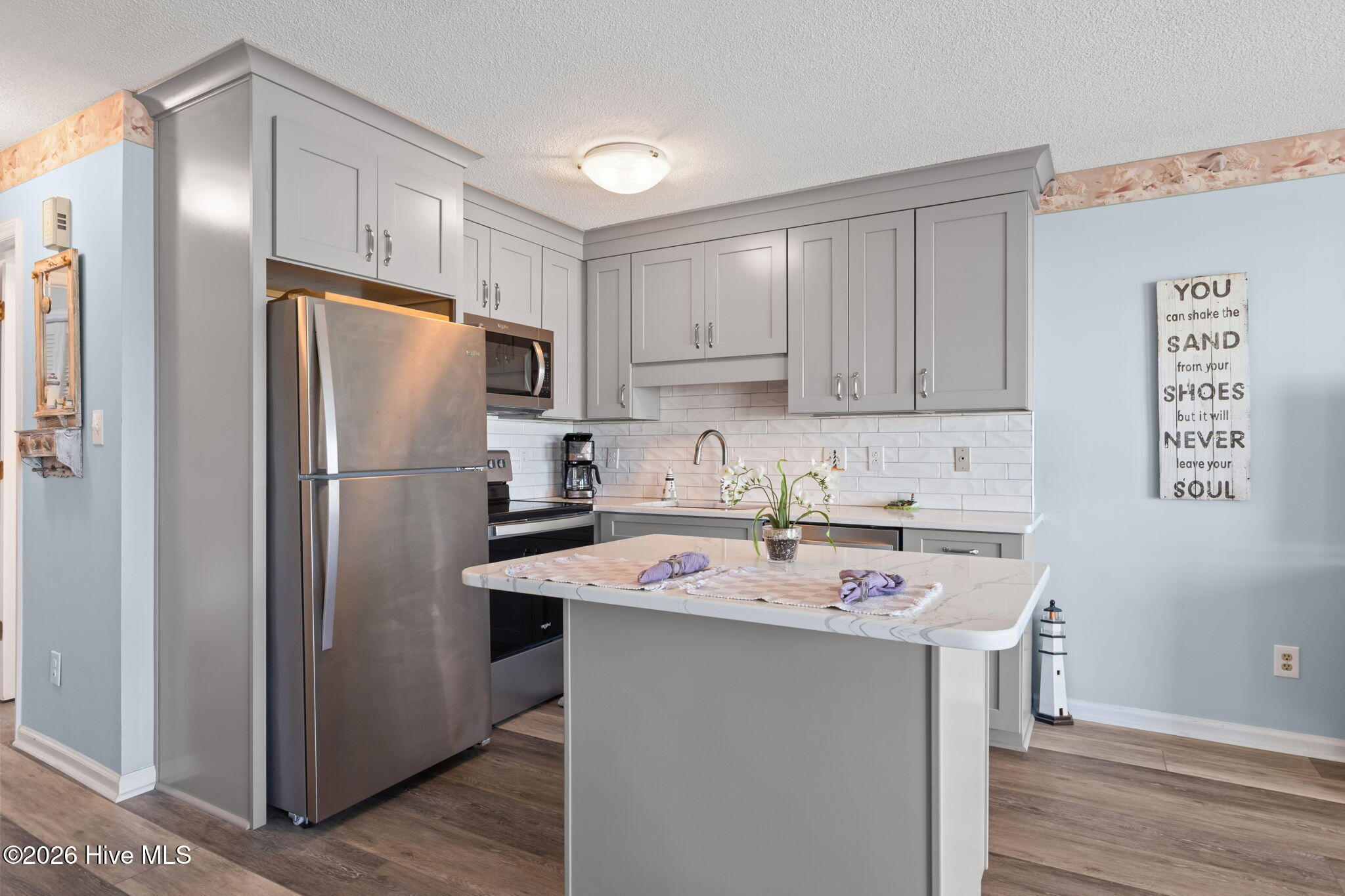 9201 Coast Guard Road, Unit I207 Emerald Isle, NC 28594 - Photo 2 of 25 Kitchen