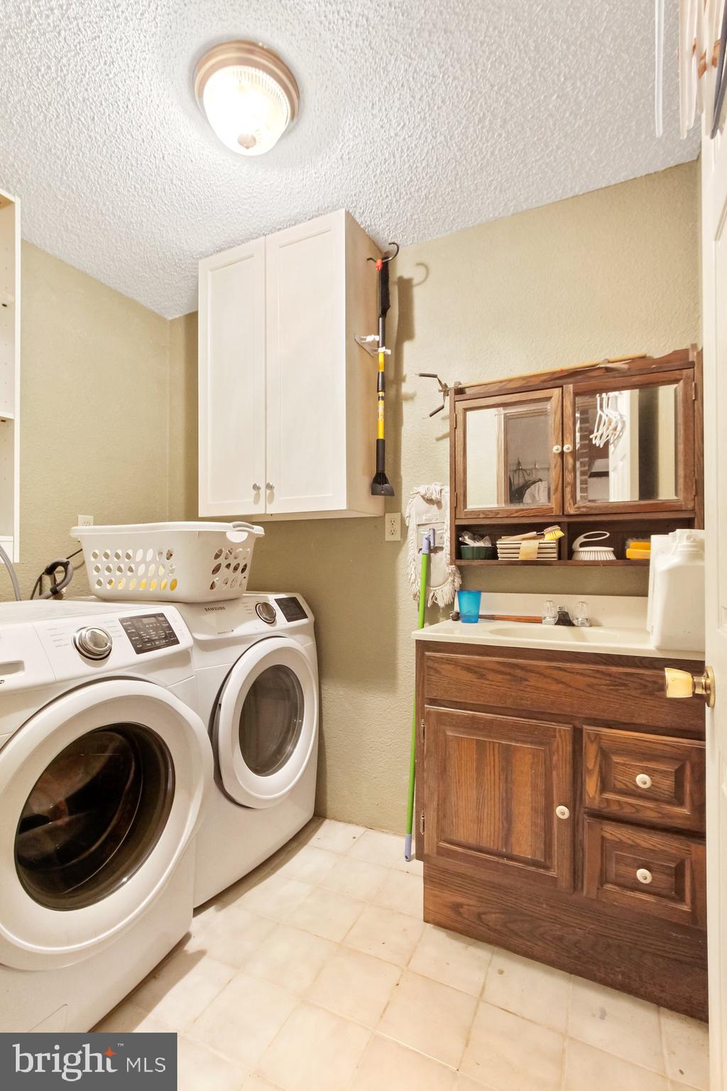 779 Old Commons Road Windsor, PA 17366 - Photo 22 of 28 Laundry