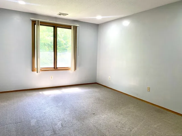 $2,300 | 101 Copper Beech Drive, Unit 101, Rocky Hill, CT 06067