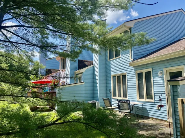 $2,300 | 101 Copper Beech Drive, Unit 101, Rocky Hill, CT 06067