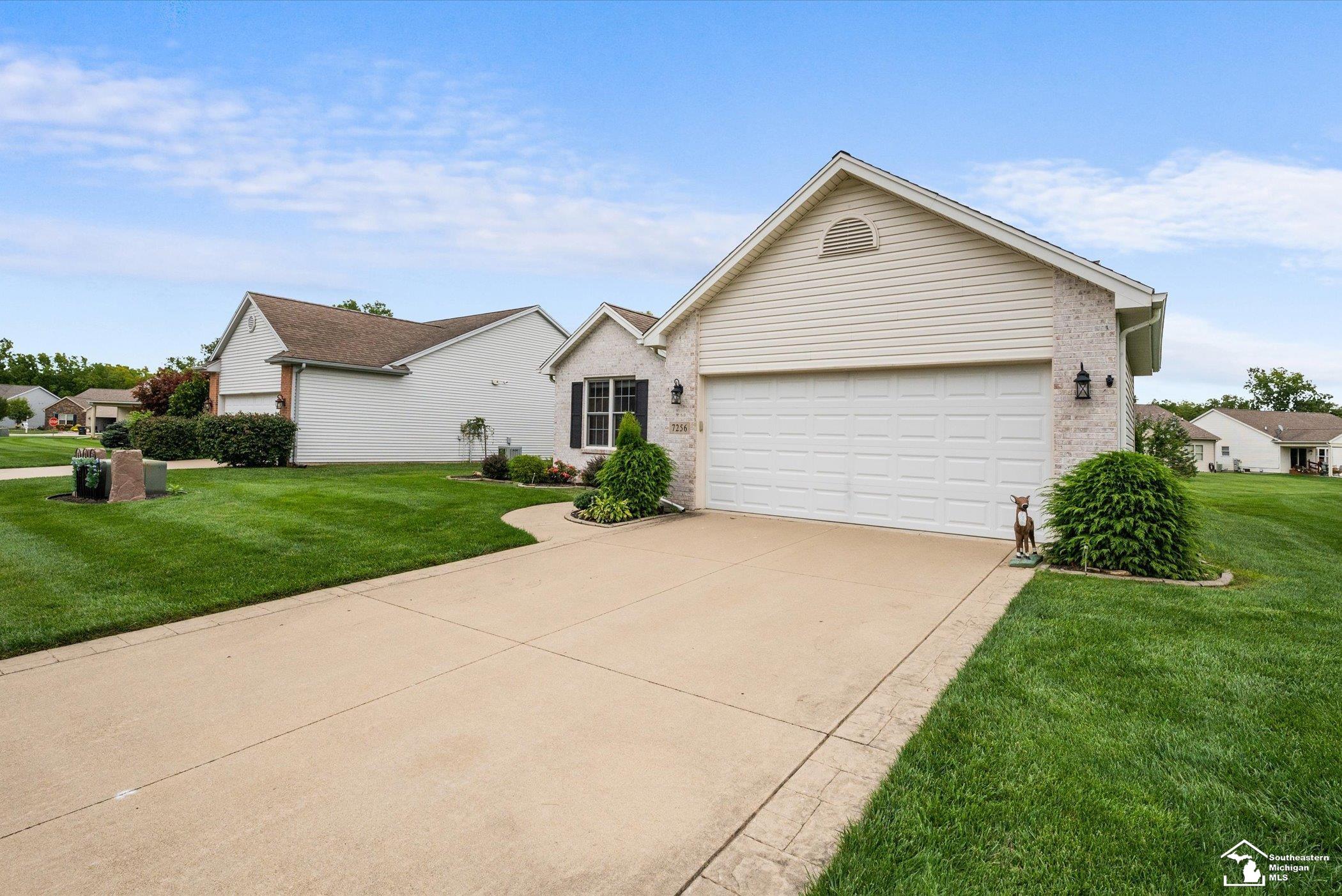 7256 Netty Road Lambertville, MI 48144 - Photo 4 of 30 50121532-3.JPG
