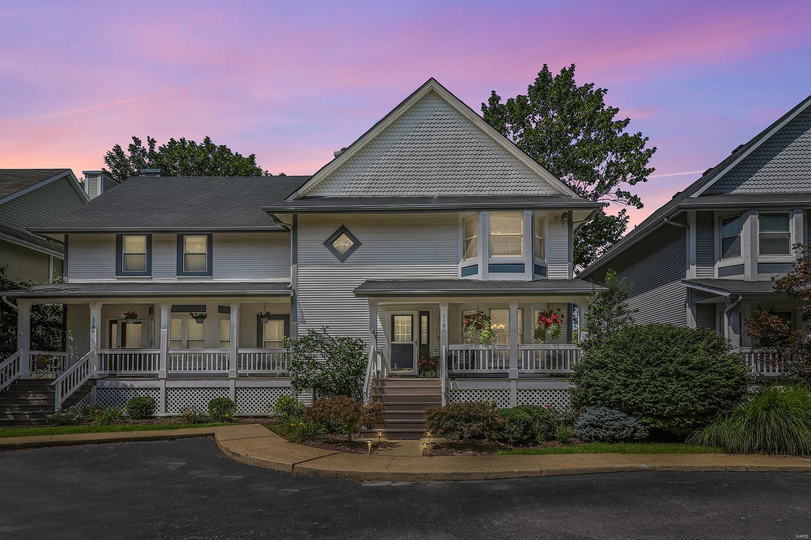 1191 Hawken Pl, Webster Groves, MO 63119 Compass