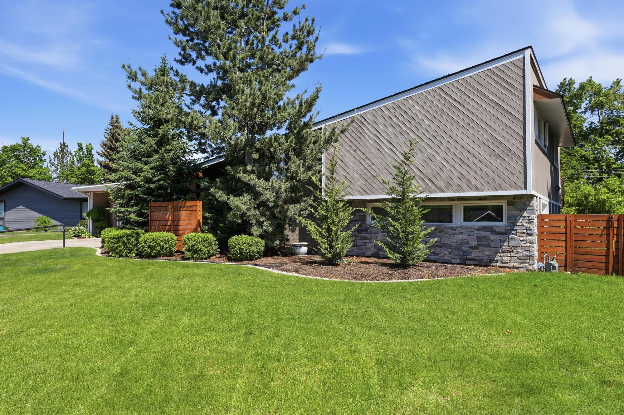 5721 South Martin Street Spokane, WA 99223 - Photo 4 of 49
