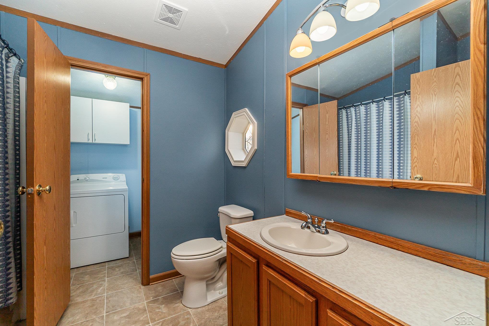 2243 Bullock Road Bay City, MI 48708 - Photo 12 of 24 50178270-3CCCD17A-601D-4A30-A820-47B7AF9273D1.JPG