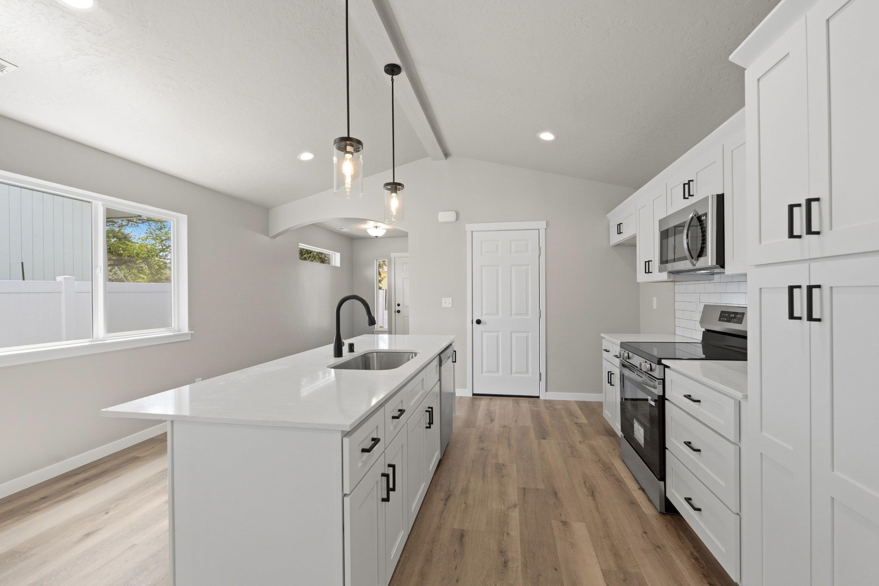 1009 South Century Road Spokane Valley, WA 99037 - Photo 13 of 34