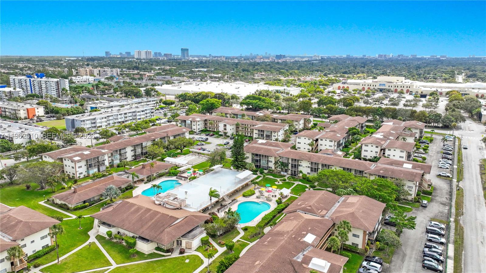 16750 Northeast 14th Avenue, Unit 308 Miami, FL 33162 - Photo 2 of 29 a view of city and ocean