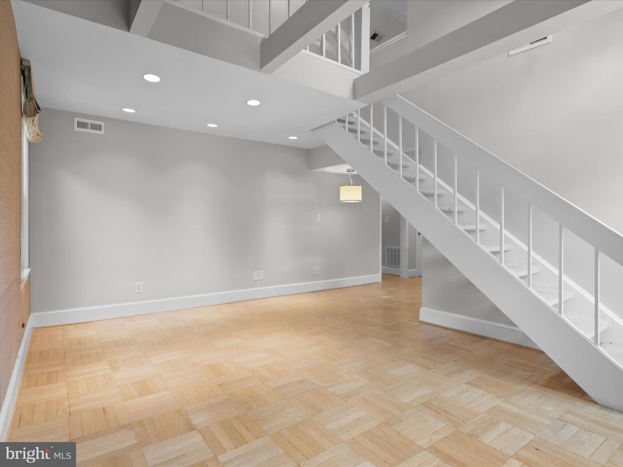2721 Ordway Street Northwest, Unit 5 Washington, DC 20008 - Photo 20 of 39 a view of entryway