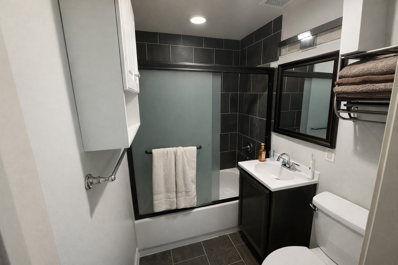 4718.5 North Beacon Street, Unit 2S Chicago, IL 60640 - Photo 5 of 8