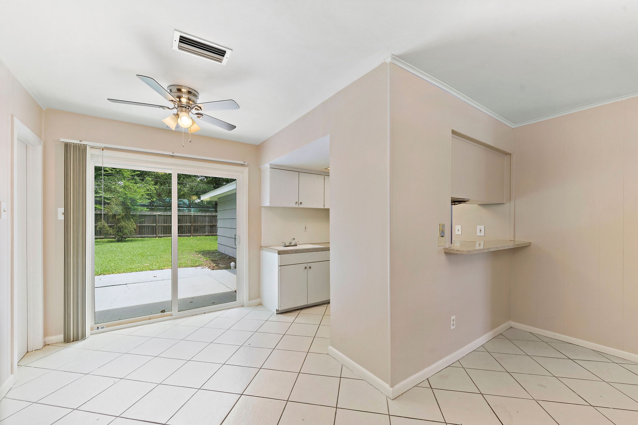 5522 Ariel Street Houston, TX 77096 - Photo 8 of 20