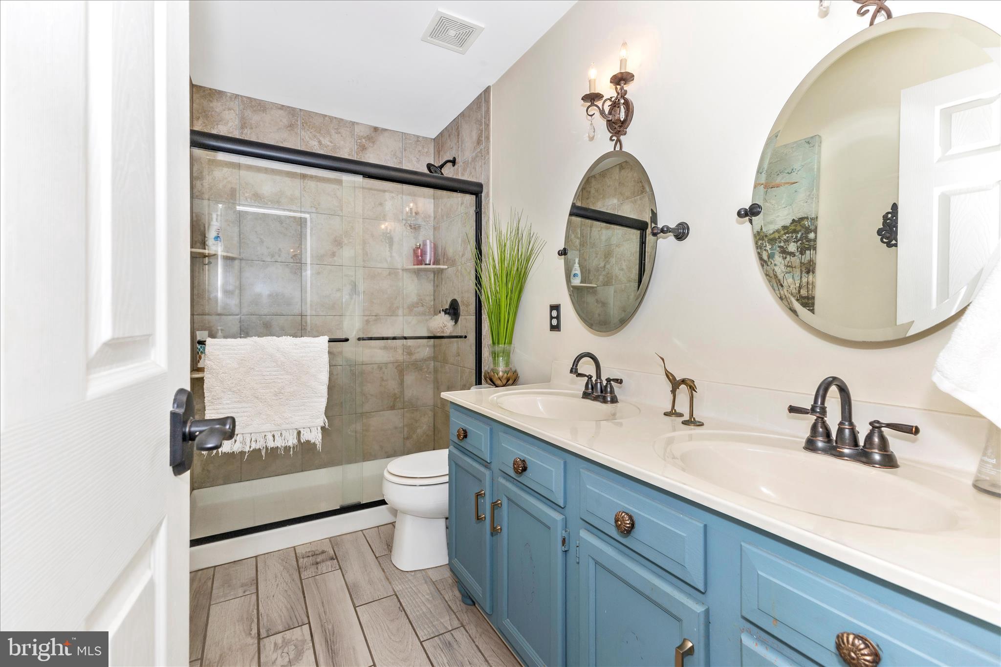 13607 Bardon Road Phoenix, MD 21131 - Photo 47 of 66 Hall Bathroom