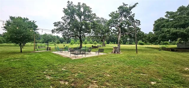 a view of a entertaining space