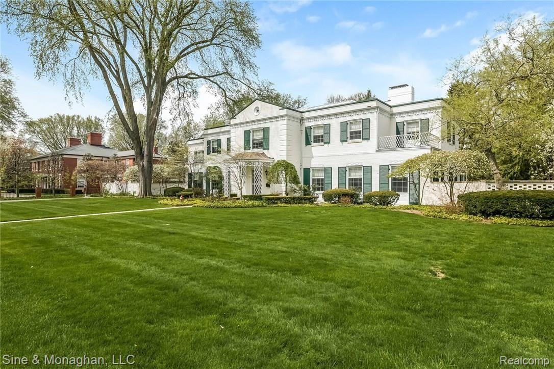 76 Lothrop Road Grosse Pointe, MI 48236 - Photo 2 of 70 002-Front_View-5718419-medium.jpg