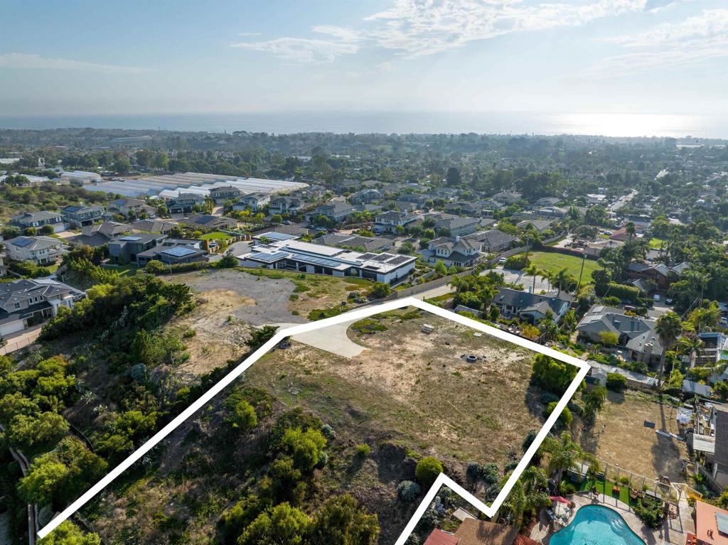 707 Passiflora Avenue Encinitas, CA 92024 - Photo 11 of 45 707 Lot line looking south/west