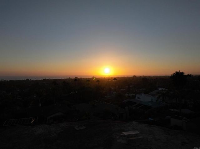 $3,000,000 | 707 Passiflora Avenue, Encinitas, CA 92024