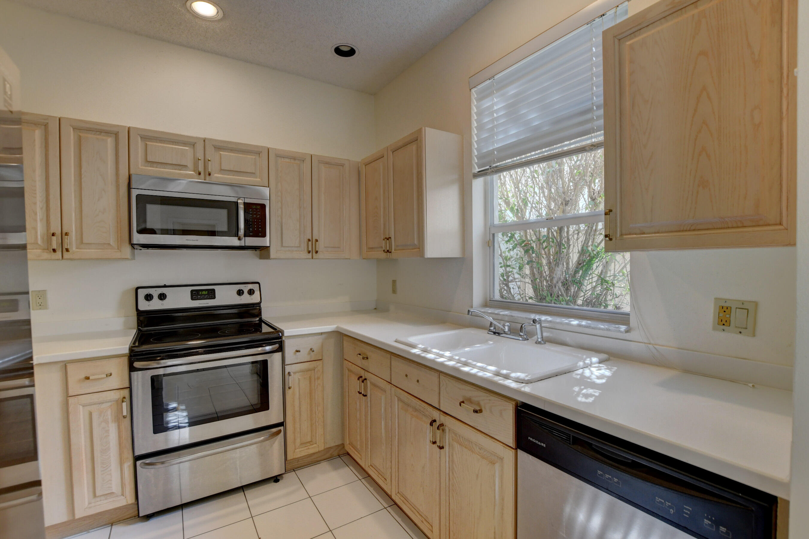 6626 Northwest 27th Avenue Boca Raton, FL 33496 - Photo 23 of 39 23_ebf_3107and4more
