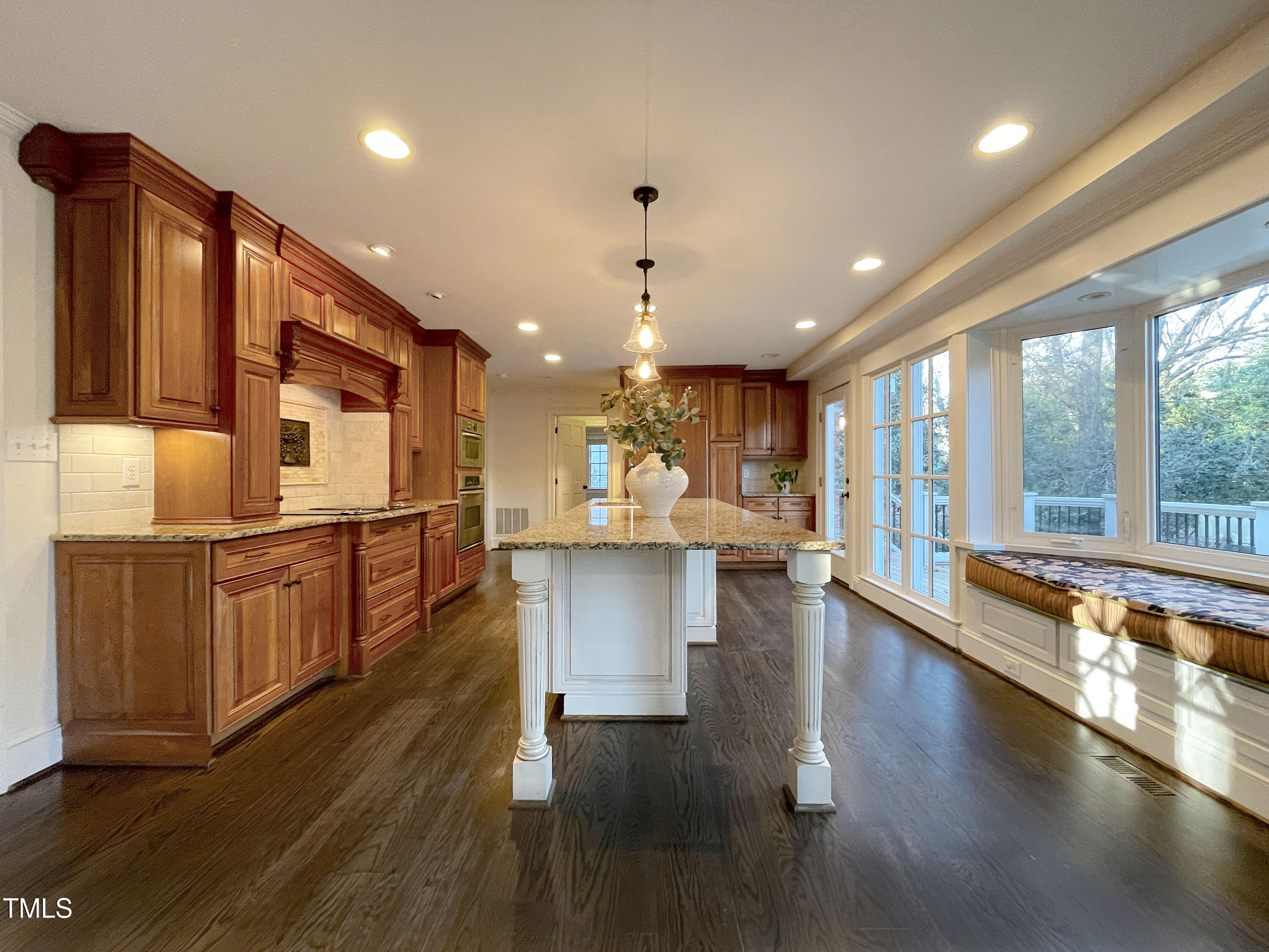 3222 Sussex Road Raleigh, NC 27612 - Photo 16 of 54 20241129_203959791_iOS