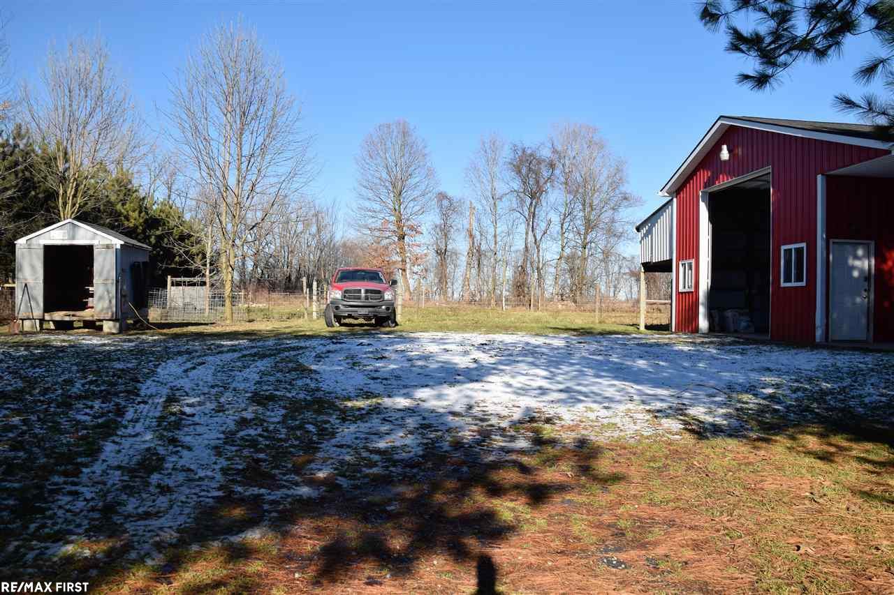 18275 Pratt Road Armada, MI 48005 - Photo 11 of 41 31368154-10.JPG