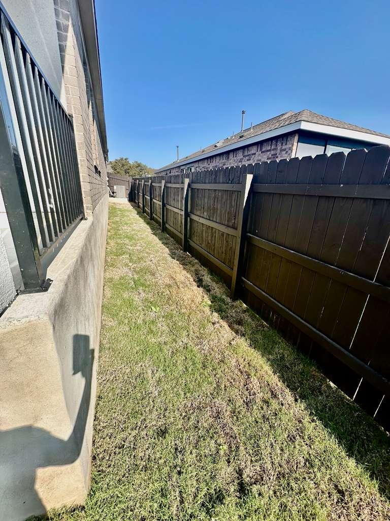 4104 Home Pl Road Georgetown, TX 78628 - Photo 31 of 35 View of fenced backyard