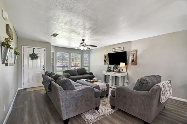 $2,250 | 25401 Hunting Trail, Magnolia, TX 77355