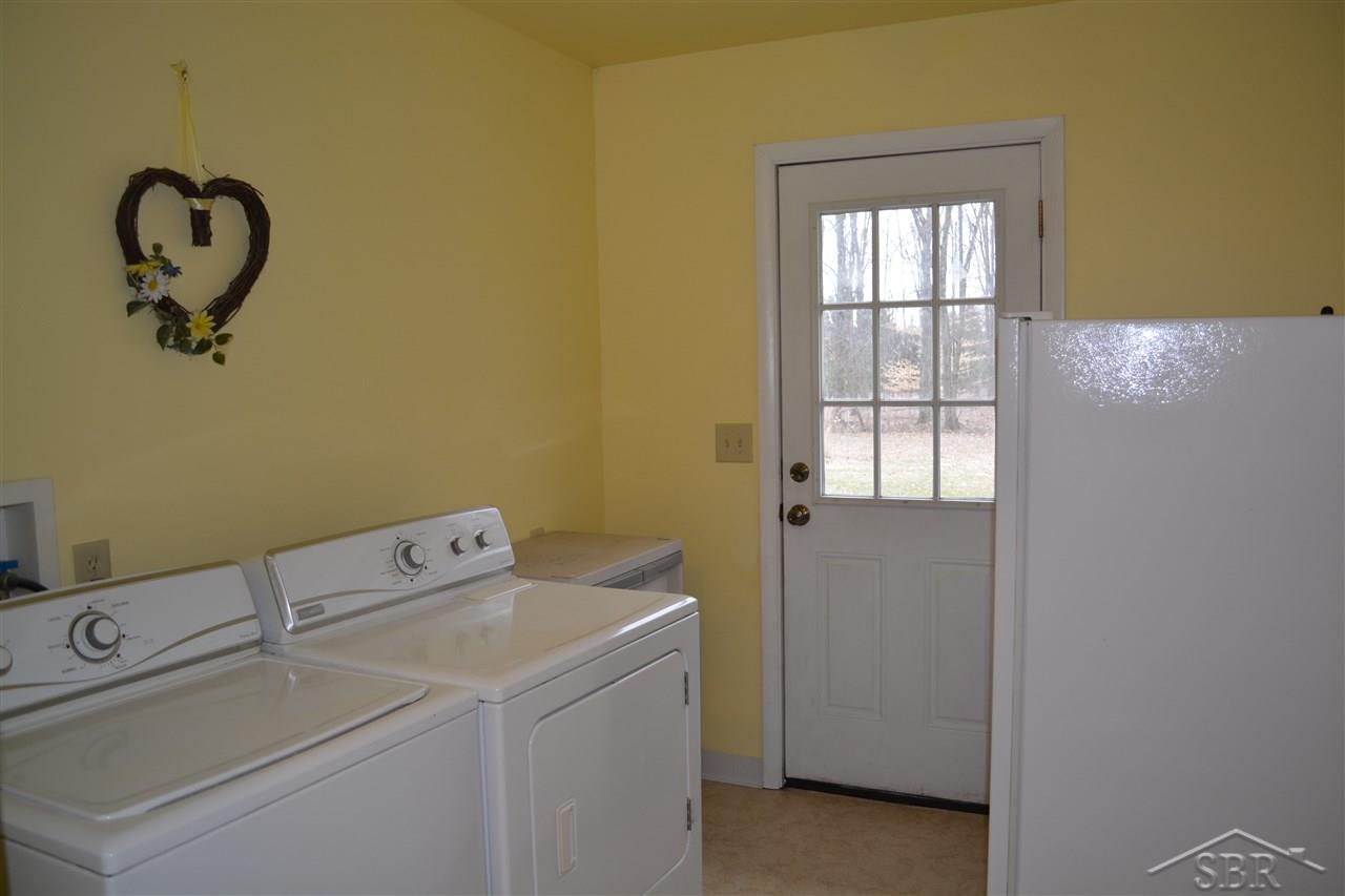 9009 Busch Road Birch Run, MI 48415 - Photo 6 of 20 31343895-5.JPG